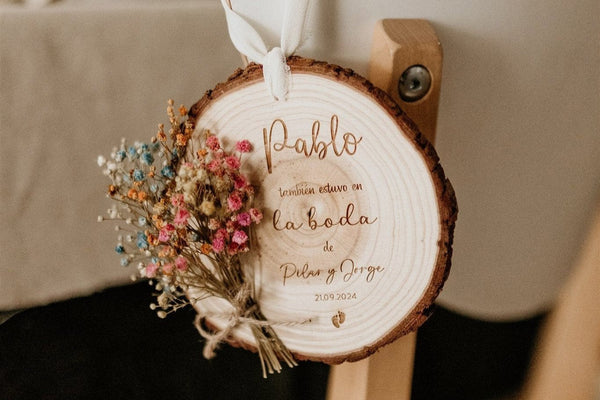 Rodaja de madera con ramillete - Embarazada