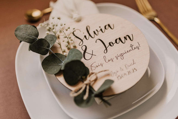 Placa madera ¡Sois los siguientes! - Sencilla con ramillete - Lletres de Vida