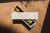 Caja de vino en madera - Flores lateral - Lletres de Vida